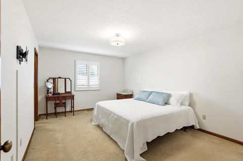 Tiny photo for 3213 Parkview Circle, Grove City, OH 43123 (MLS # 225045441)