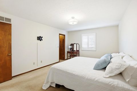 Tiny photo for 3213 Parkview Circle, Grove City, OH 43123 (MLS # 225045441)