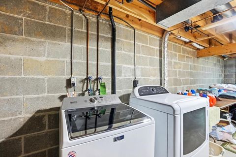 Tiny photo for 3213 Parkview Circle, Grove City, OH 43123 (MLS # 225045441)