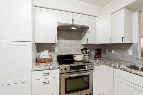 Tiny photo for 3213 Parkview Circle, Grove City, OH 43123 (MLS # 225045441)