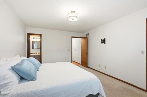 Tiny photo for 3213 Parkview Circle, Grove City, OH 43123 (MLS # 225045441)