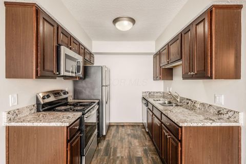 Tiny photo for 416 Edinburgh Road, Dublin, OH 43017 (MLS # 225037445)