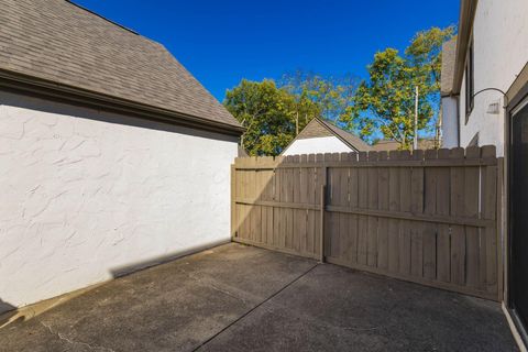 Tiny photo for 416 Edinburgh Road, Dublin, OH 43017 (MLS # 225037445)