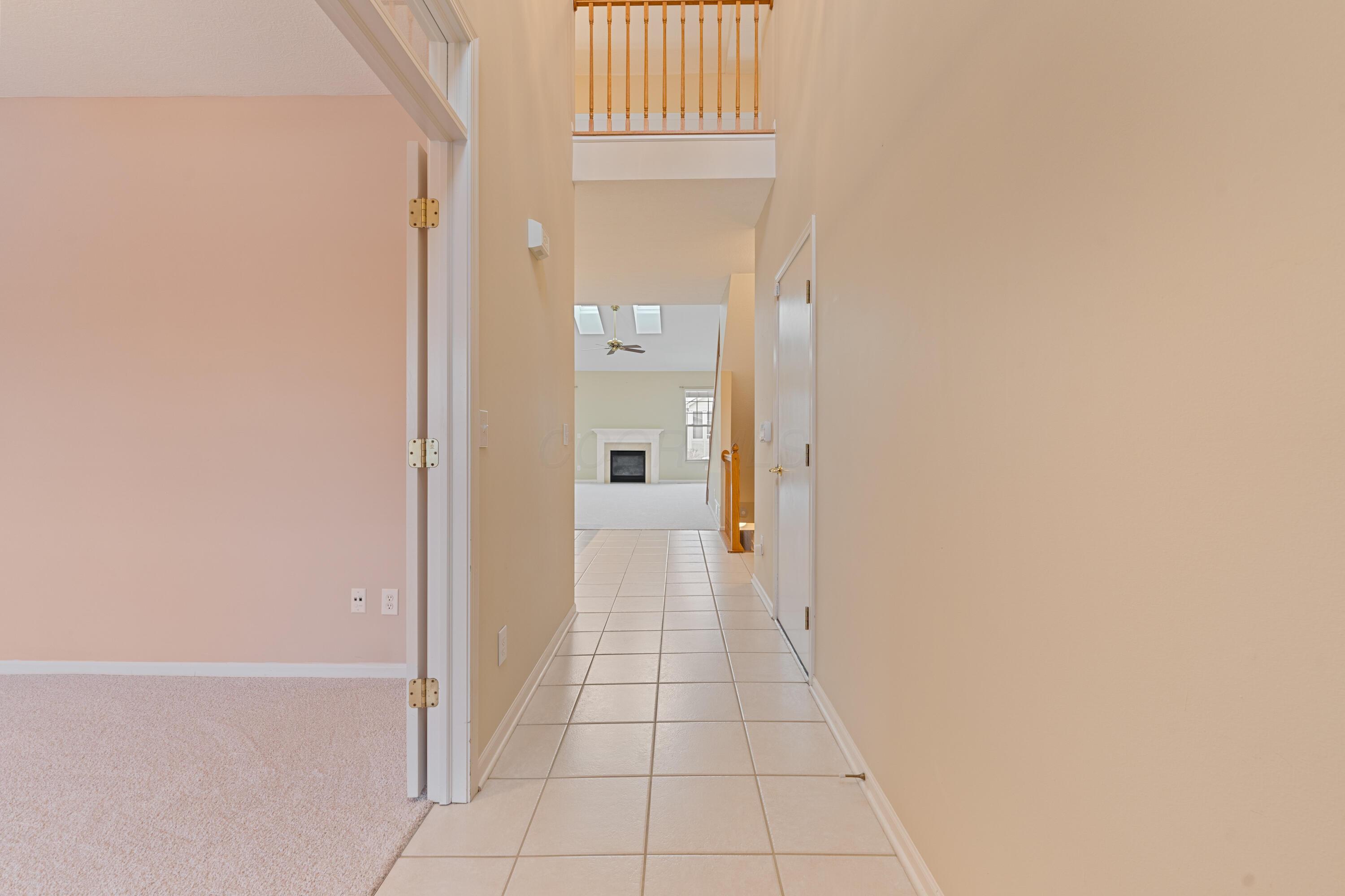 6011 Coventry Bend Drive, Hilliard, Ohio image 5