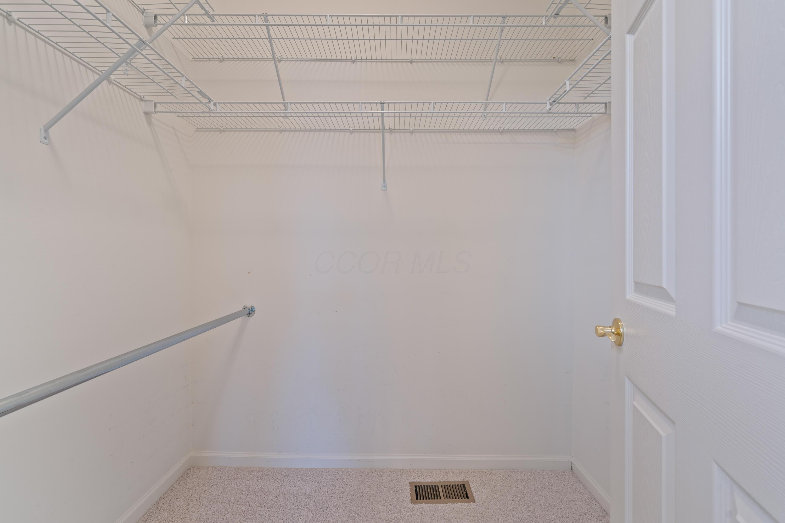 6011 Coventry Bend Drive, Hilliard, Ohio image 17