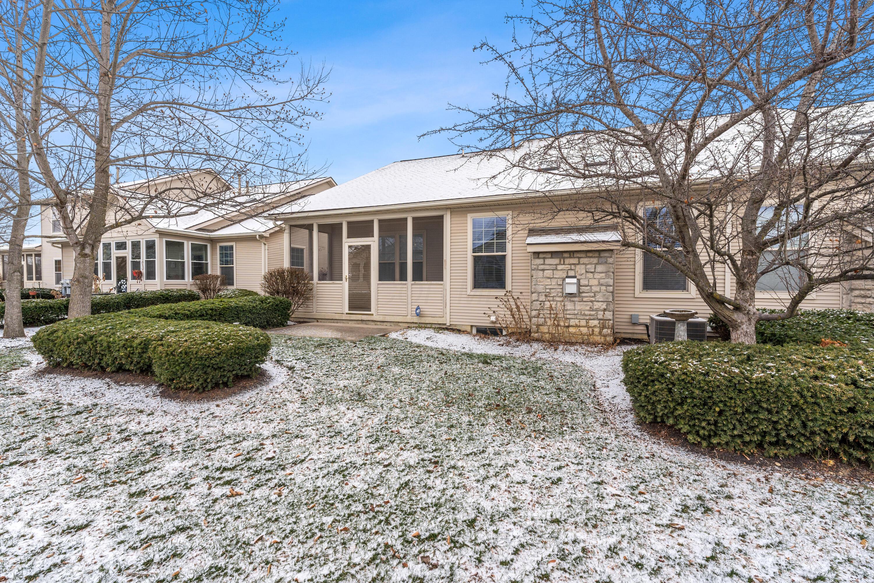 6011 Coventry Bend Drive, Hilliard, Ohio image 2