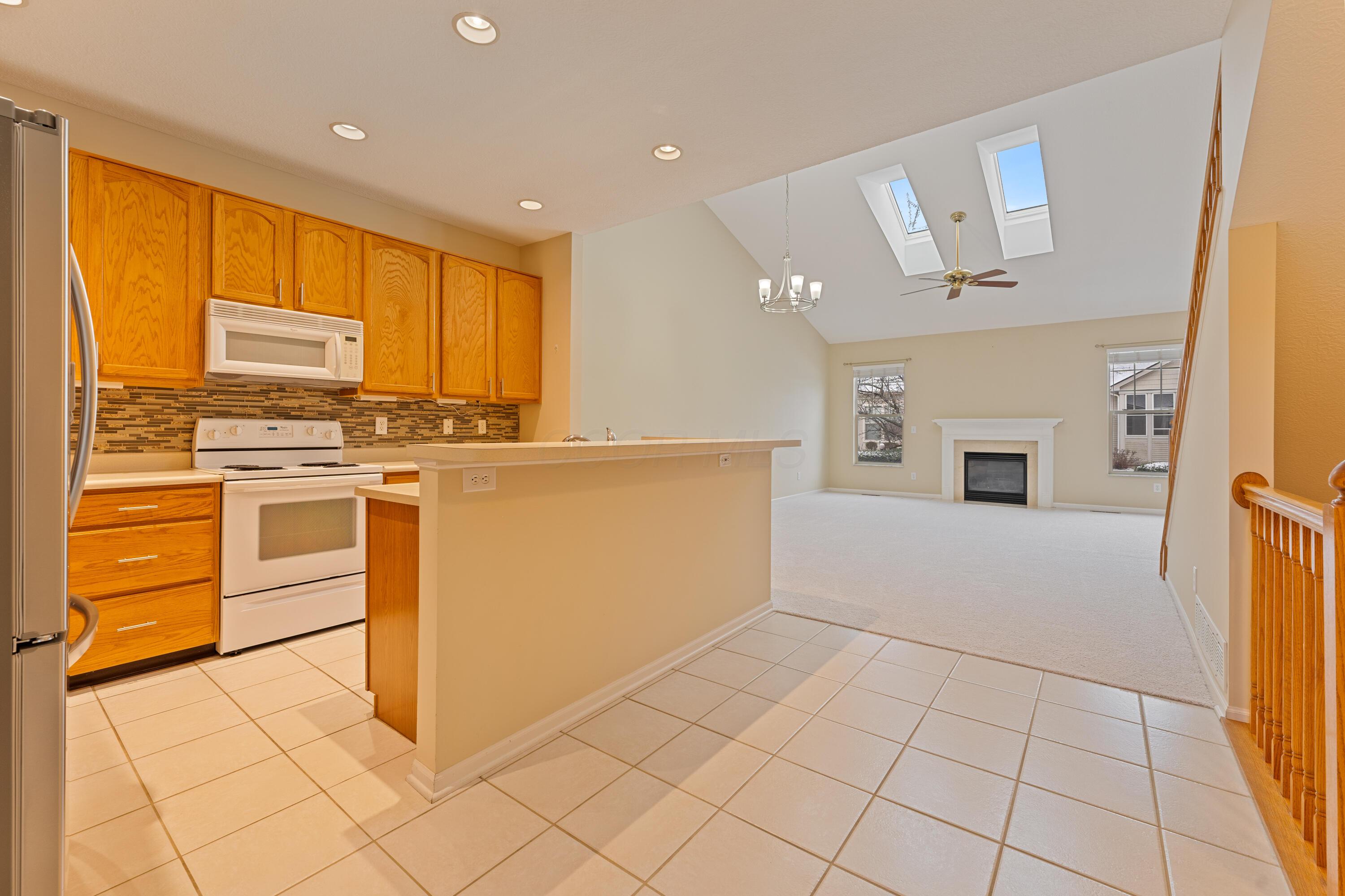 6011 Coventry Bend Drive, Hilliard, Ohio image 11