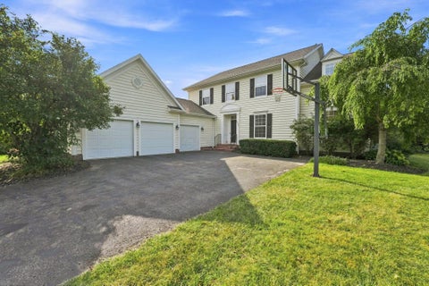Photo of 6816 Bishops Wood Drive, New Albany, OH 43054 (MLS # 226033664)