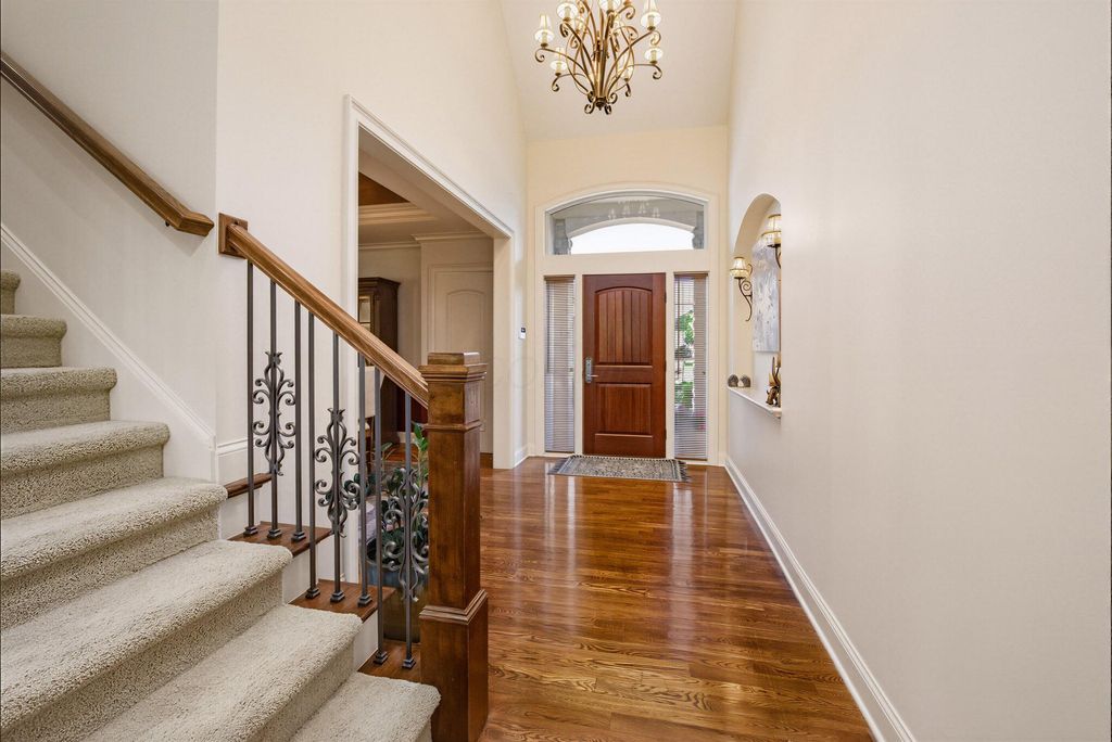 Photo of 746 Matthews Brook Lane, Powell, OH 43065 (MLS # 226015019)