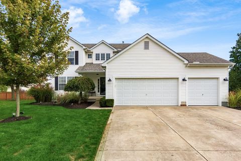 Photo of 912 Lakeway Court E, Westerville, OH 43081 (MLS # 225039374)