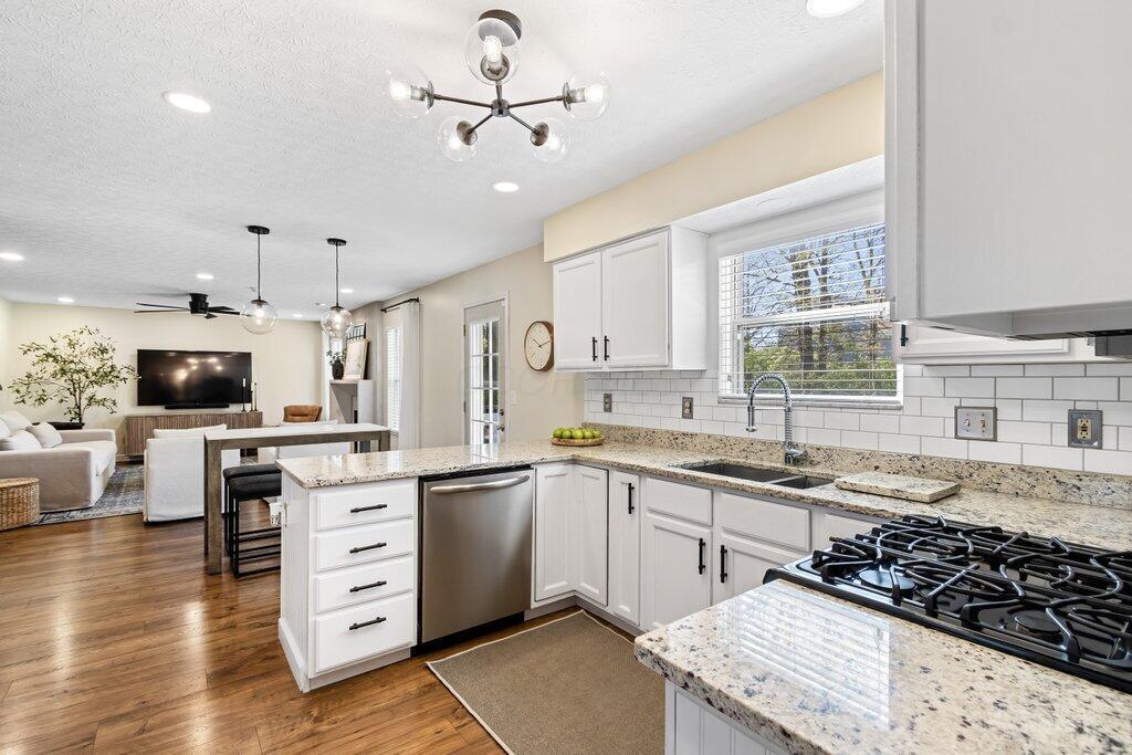 6251 Freewood Drive, Hilliard, Ohio image 12