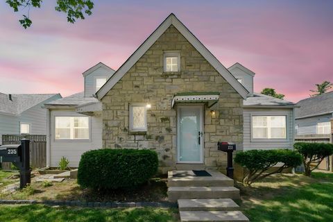 Photo of 233 S Sylvan Avenue, Columbus, OH 43204 (MLS # 226024585)