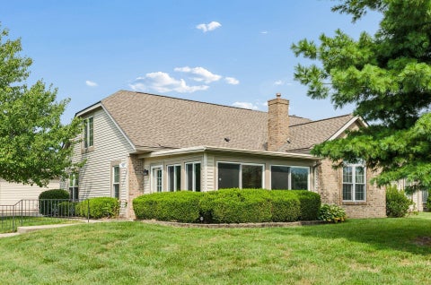 Photo of 17 Broad Pointe Place, Columbus, OH 43213 (MLS # 226033944)