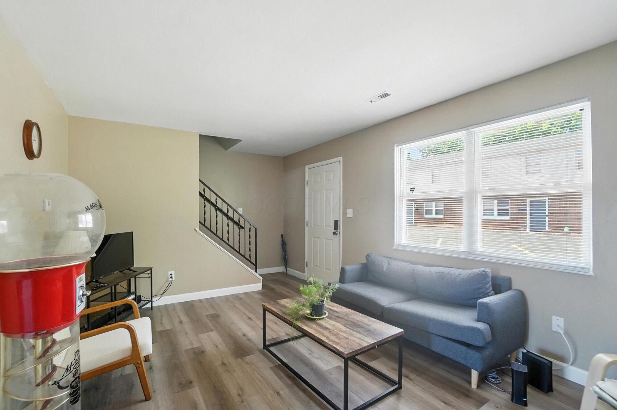 3298 E 5th Avenue 3294