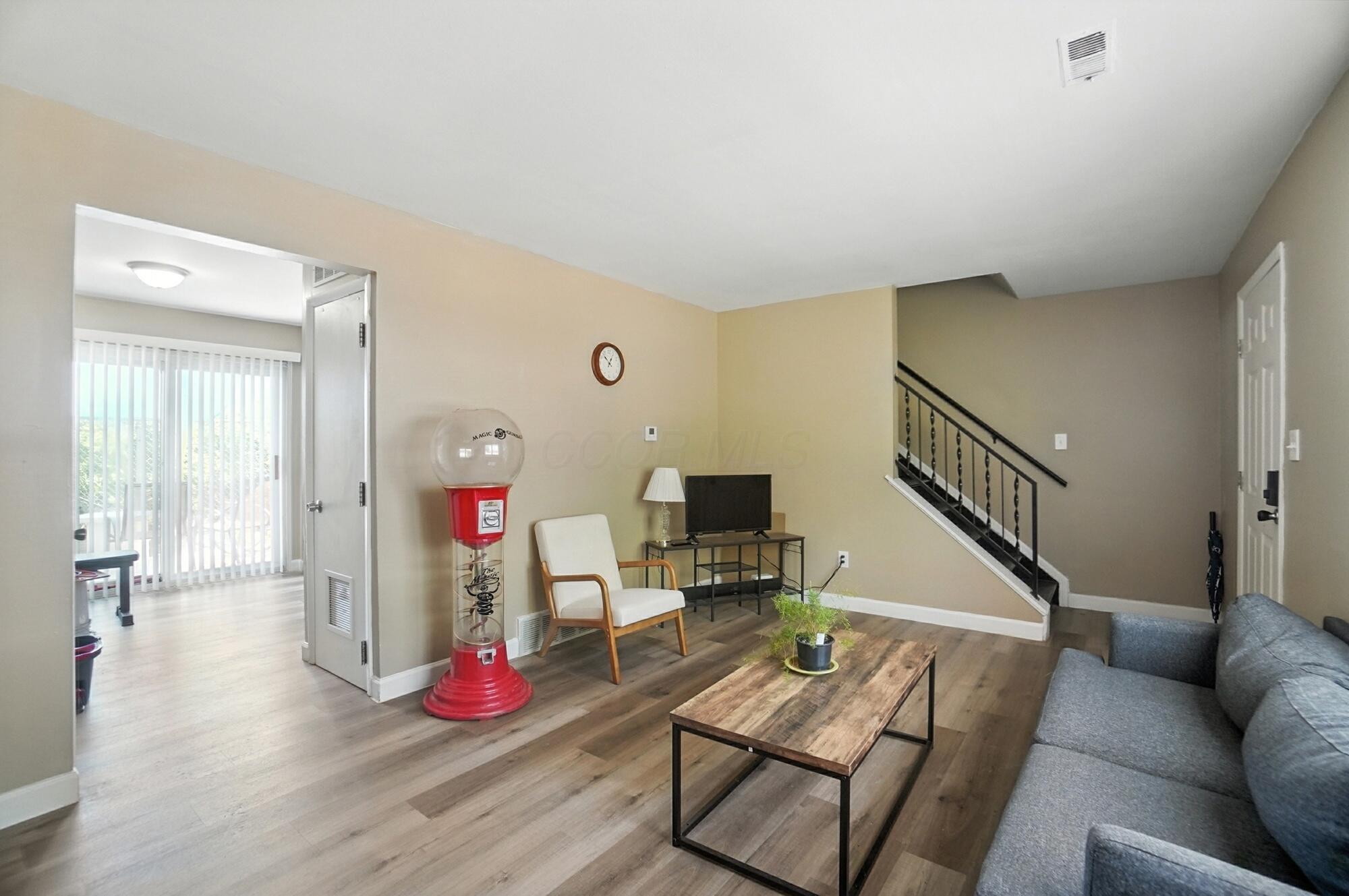 3298 E 5th Avenue 3294