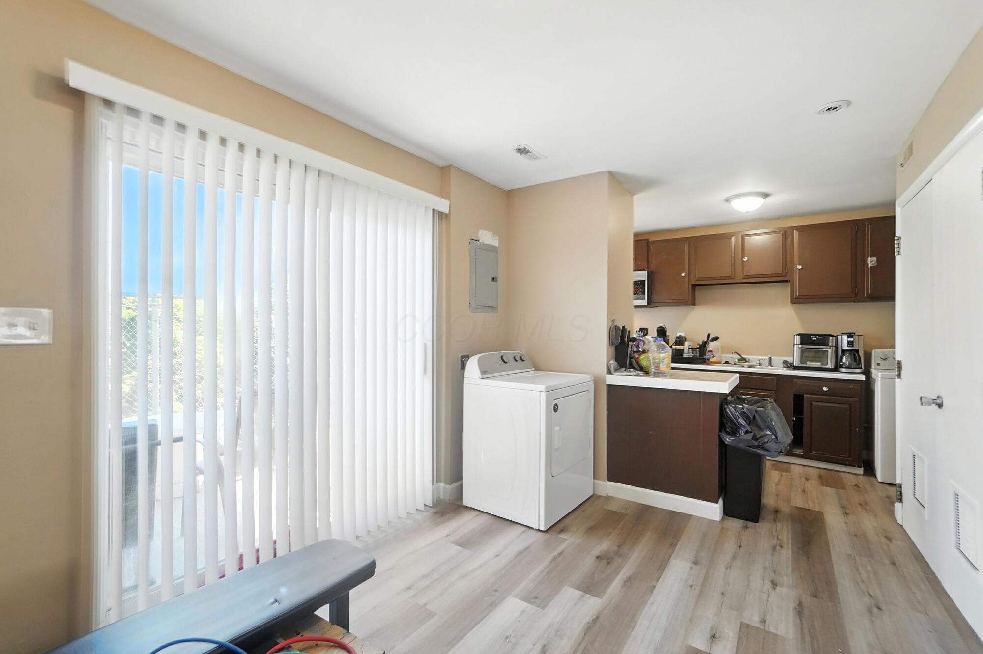 3298 E 5th Avenue 3294