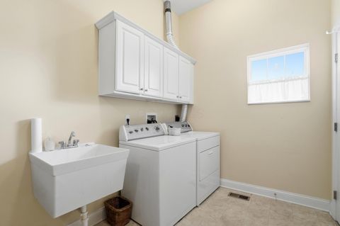 Tiny photo for 5565 Chelsea Park Drive, Dublin, OH 43016 (MLS # 226000491)