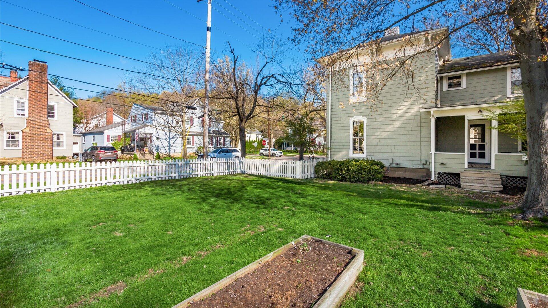 134 N Pearl Street, Granville, Ohio image 46