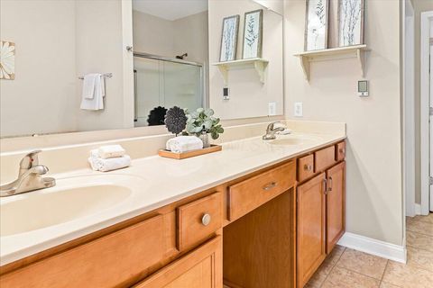 Tiny photo for 5791 Burke Circle 1103 #1103, New Albany, OH 43054 (MLS # 226005481)