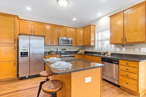 Tiny photo for 5791 Burke Circle 1103 #1103, New Albany, OH 43054 (MLS # 226005481)