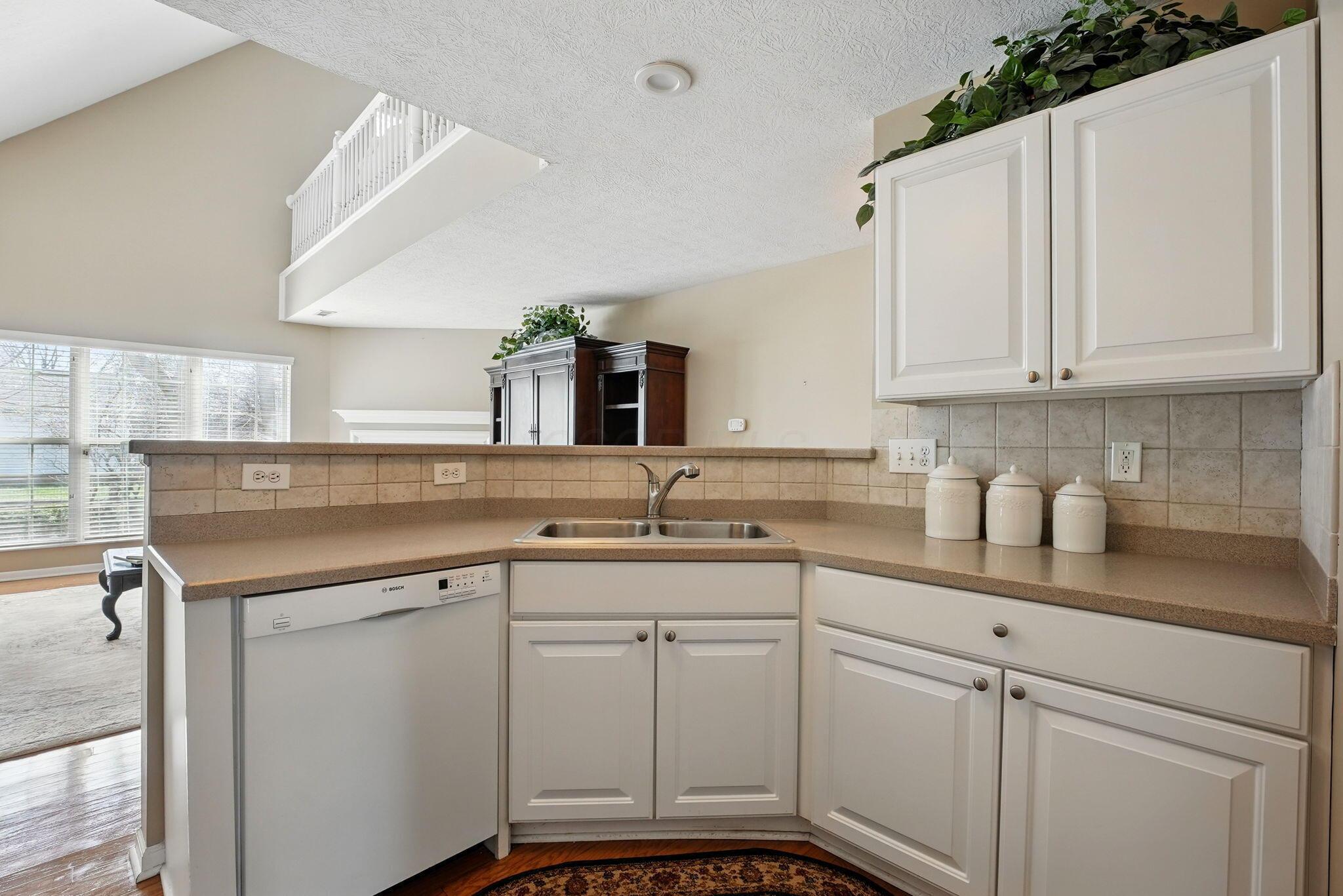 3350 Kendelmarie Way, Dublin, Ohio image 3