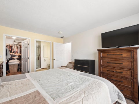 Tiny photo for 8337 Greyhawk Circle, Columbus, OH 43240 (MLS # 226032046)