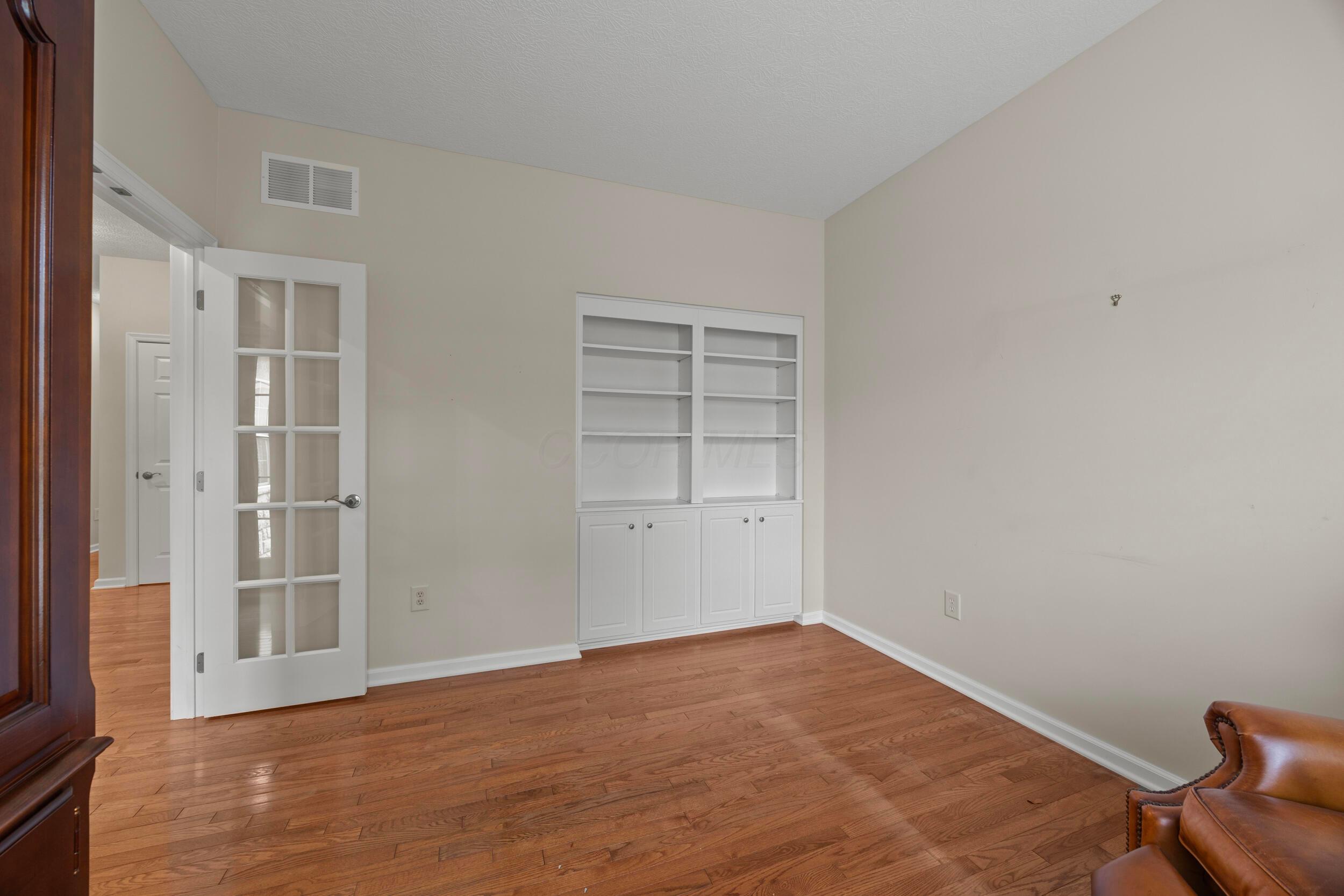 5213 Avery Oak Drive