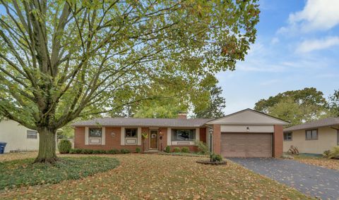 Photo of 4319 Kenmont Place, Columbus, OH 43220 (MLS # 225035948) Photo of 4319 Kenmont Place, Columbus, OH 43220 (MLS # 225035948)