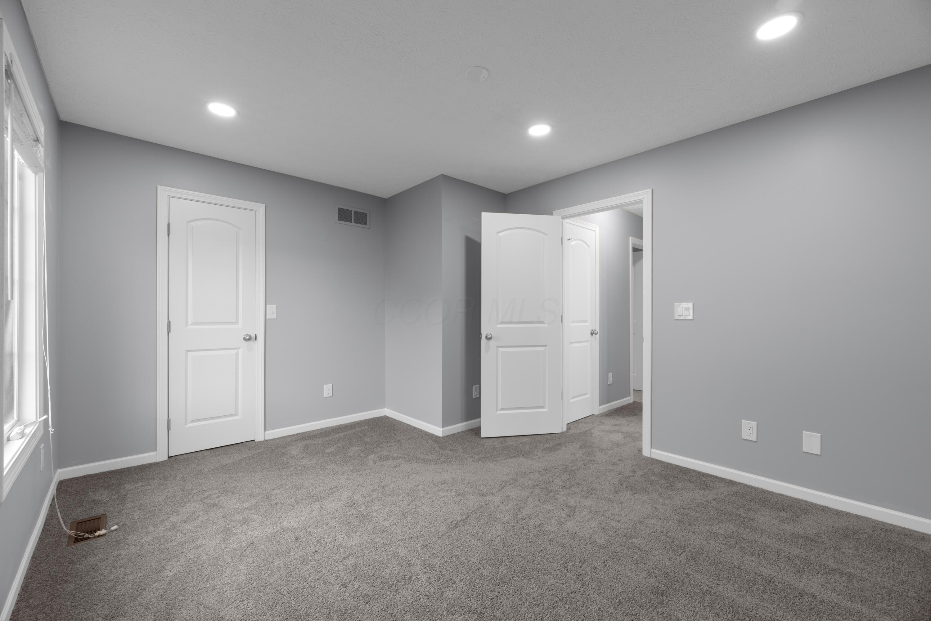 3958 Thims Court, Hilliard, Ohio image 32