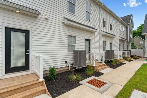 Photo of 607 W Rich Street 607 #607, Columbus, OH 43215 (MLS # 225037270)