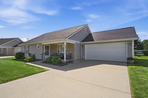 Condo For Sale - 609 Fenview Drive<br/> New Carlisle, OH 45344