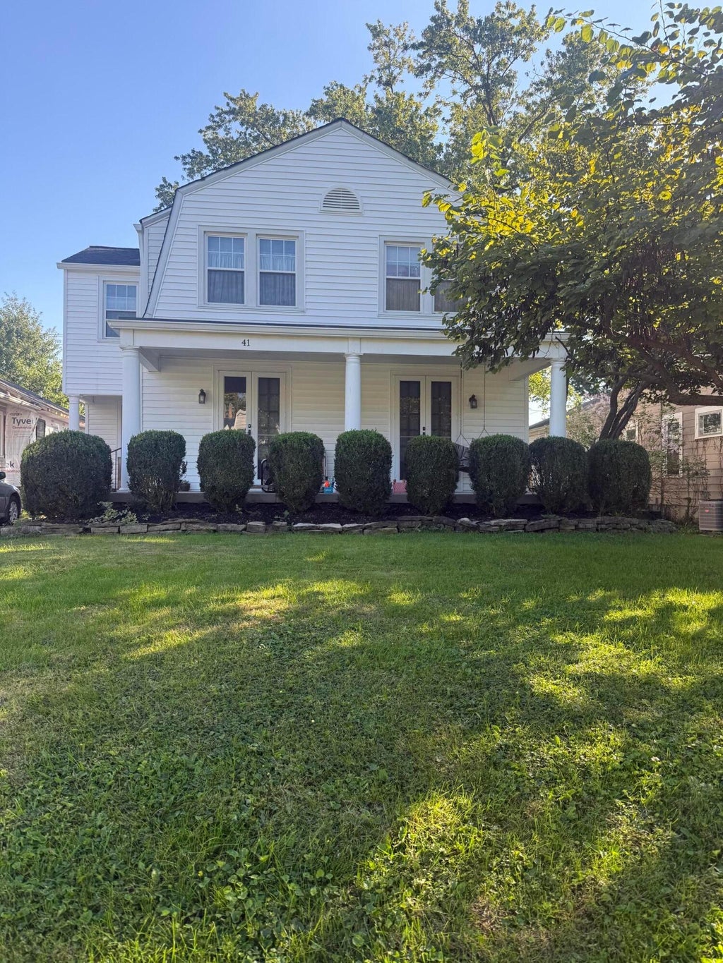 Photo of 41 E Dunedin Road, Columbus, OH 43214 (MLS # 226037277)