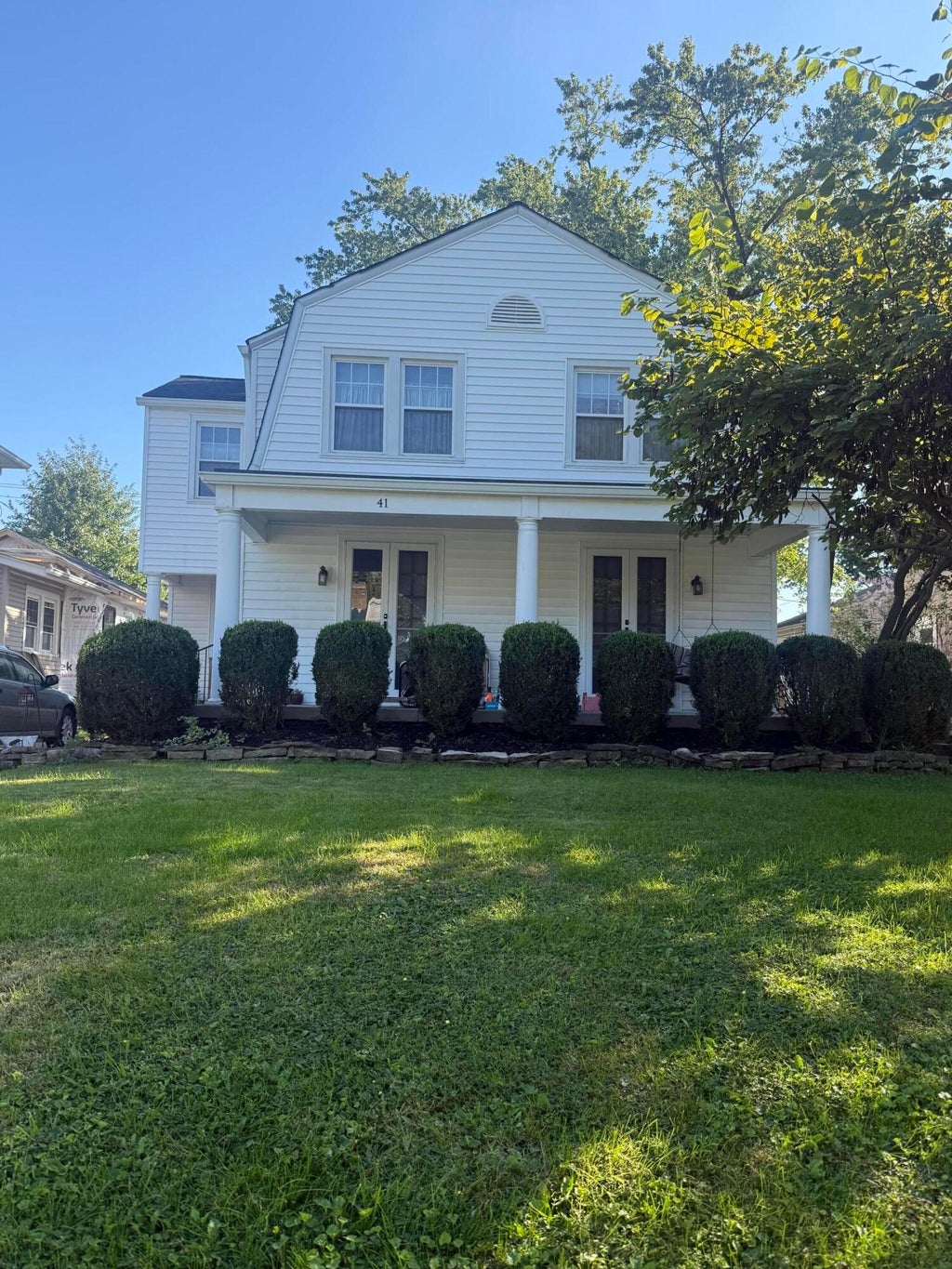 Photo of 41 E Dunedin Road, Columbus, OH 43214 (MLS # 226037277)
