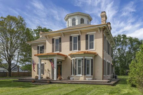 Photo of 380 W Columbus Street, Pickerington, OH 43147 (MLS # 226014206)