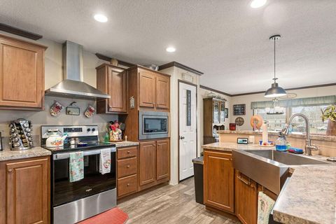 166 Villa Drive, Circleville, OH 43113 - #: 225005838