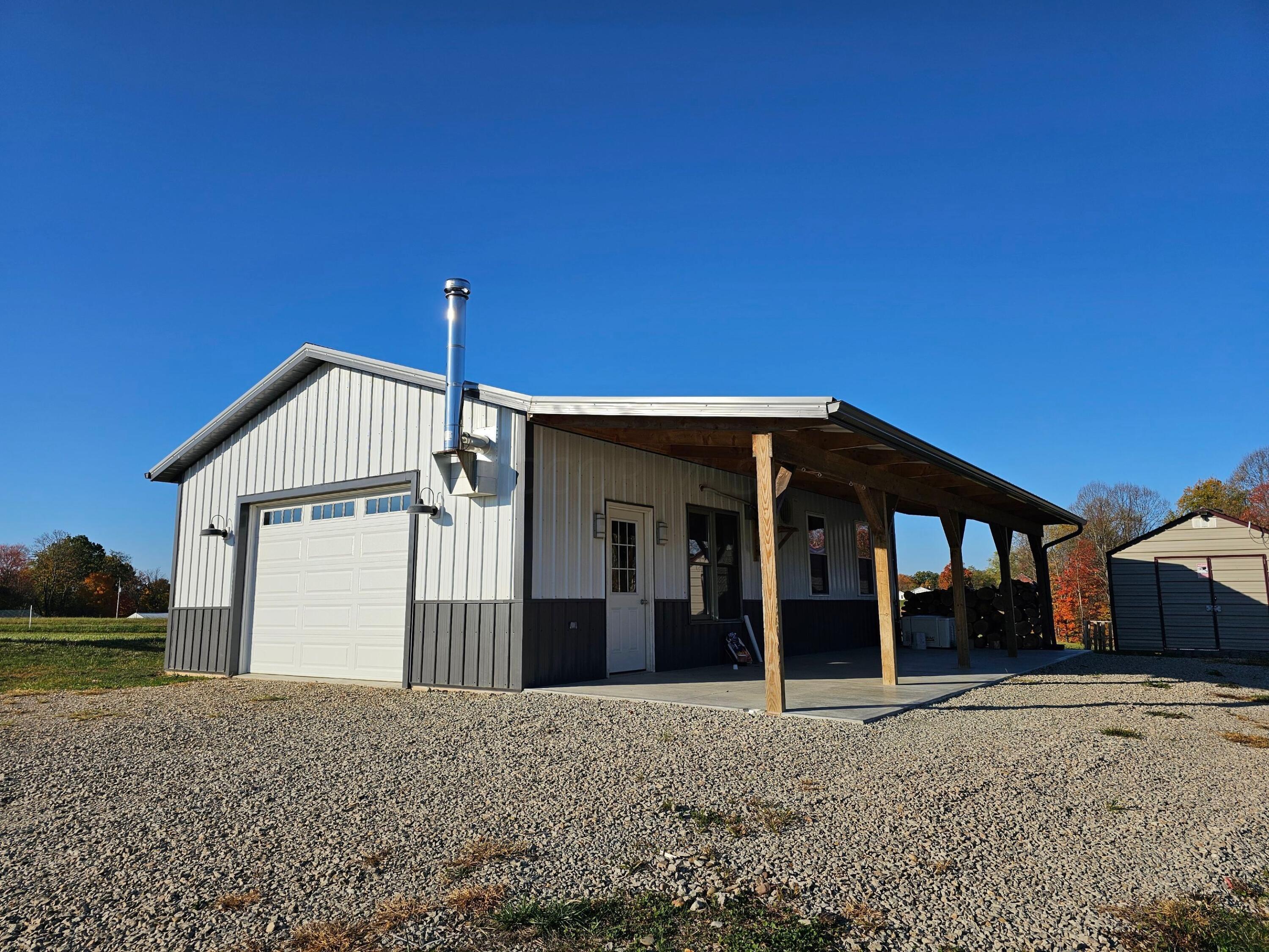6080 W Sharps Ridge Road, Mcconnelsville, Ohio image 2