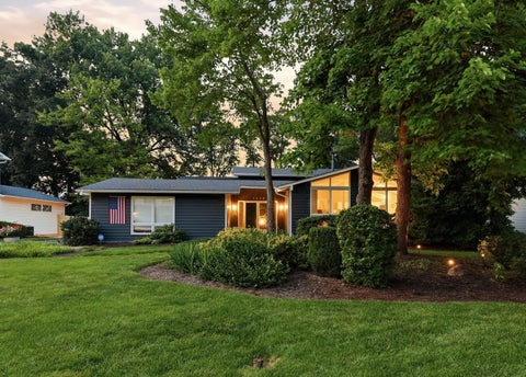 Photo of 1336 Hickory Ridge Lane, Columbus, OH 43235 (MLS # 226028922)