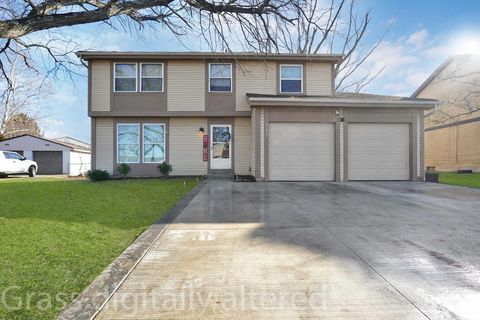 Photo of 2102 Lynbridge Drive, Reynoldsburg, OH 43068 (MLS # 225046339)
