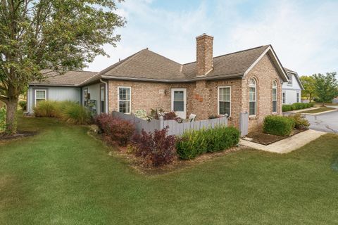 Photo of 3832 Falls Circle Drive 22 #22, Hilliard, OH 43026 (MLS # 225038602)