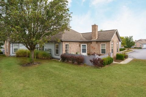 Photo of 3832 Falls Circle Drive 22 #22, Hilliard, OH 43026 (MLS # 225038602)