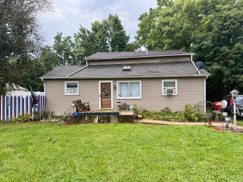 Photo of 102 Vine Street E, Edison, OH 43320 (MLS # 226033319)