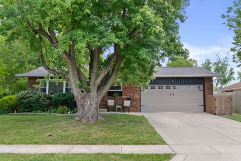 Photo of 4134 Gladman Avenue, Grove City, OH 43123 (MLS # 226025620)