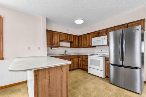 Tiny photo for 4212 Sexton Drive, Columbus, OH 43228 (MLS # 225044250)