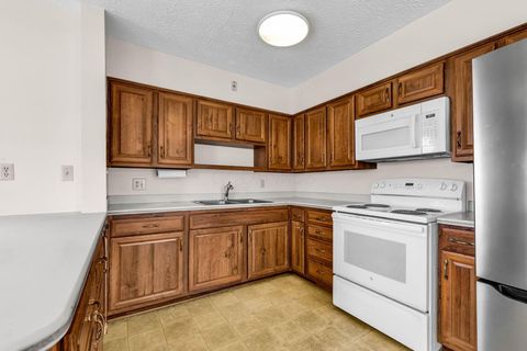 Tiny photo for 4212 Sexton Drive, Columbus, OH 43228 (MLS # 225044250)