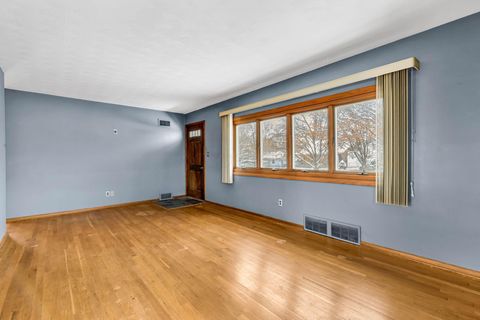 Tiny photo for 4212 Sexton Drive, Columbus, OH 43228 (MLS # 225044250)