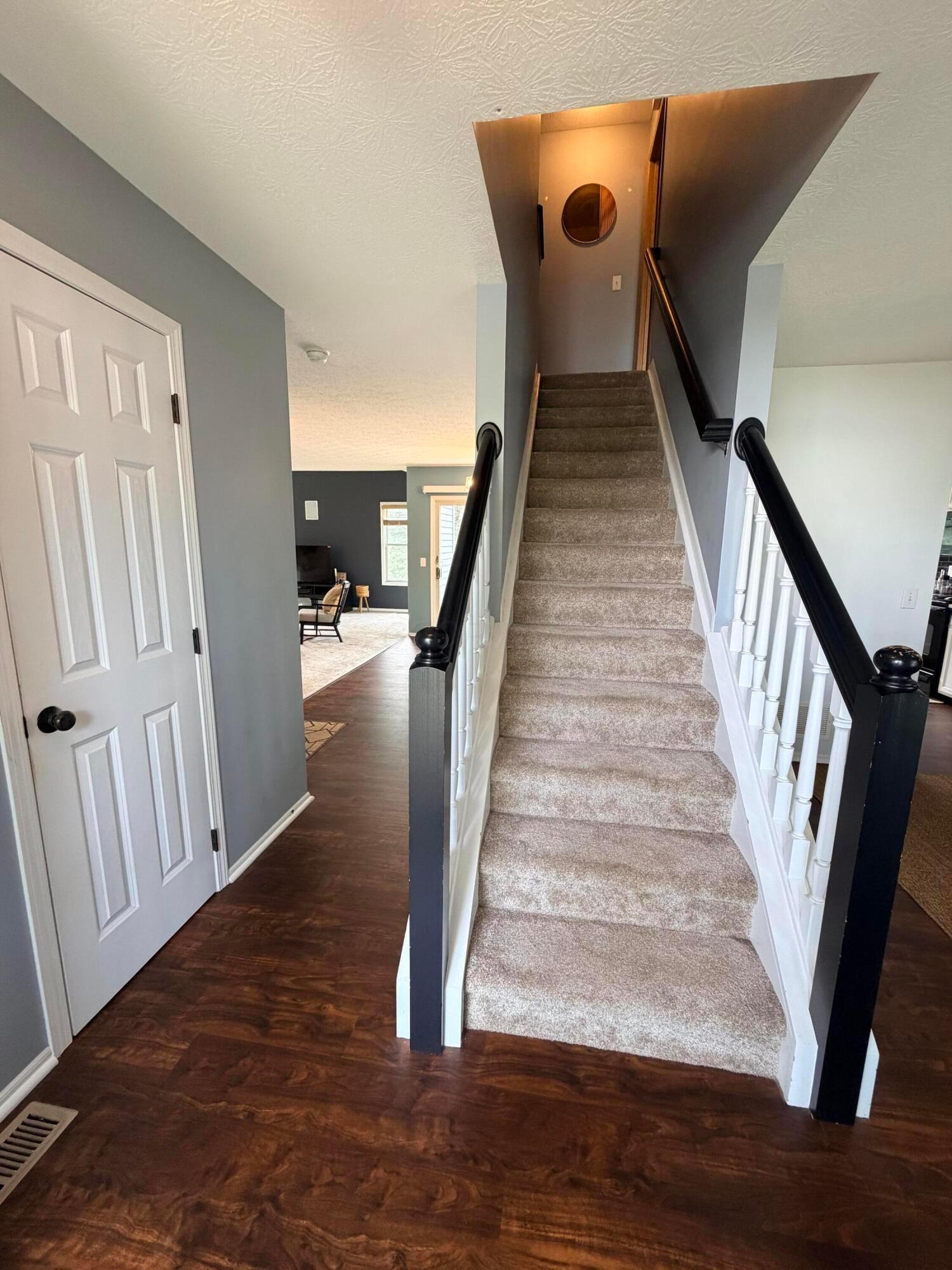 5205 Wabash River Street