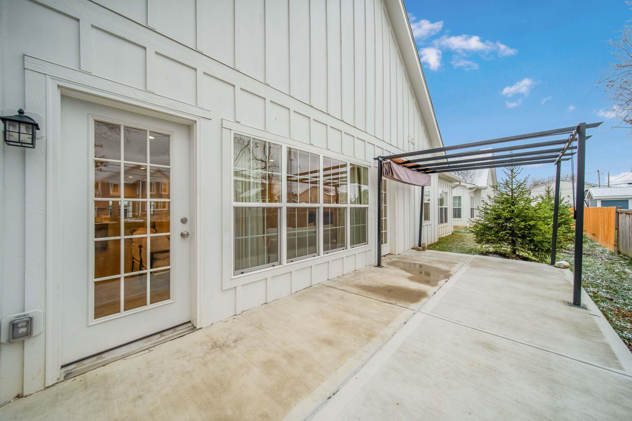 3924 Logan Court, Hilliard, Ohio image 3