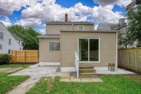Tiny photo for 891 Vernon Road, Columbus, OH 43209 (MLS # 225037449)