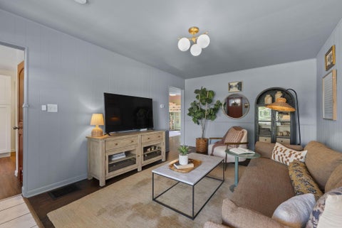 Tiny photo for 271 E Jenkins Avenue, Columbus, OH 43207 (MLS # 226035620)