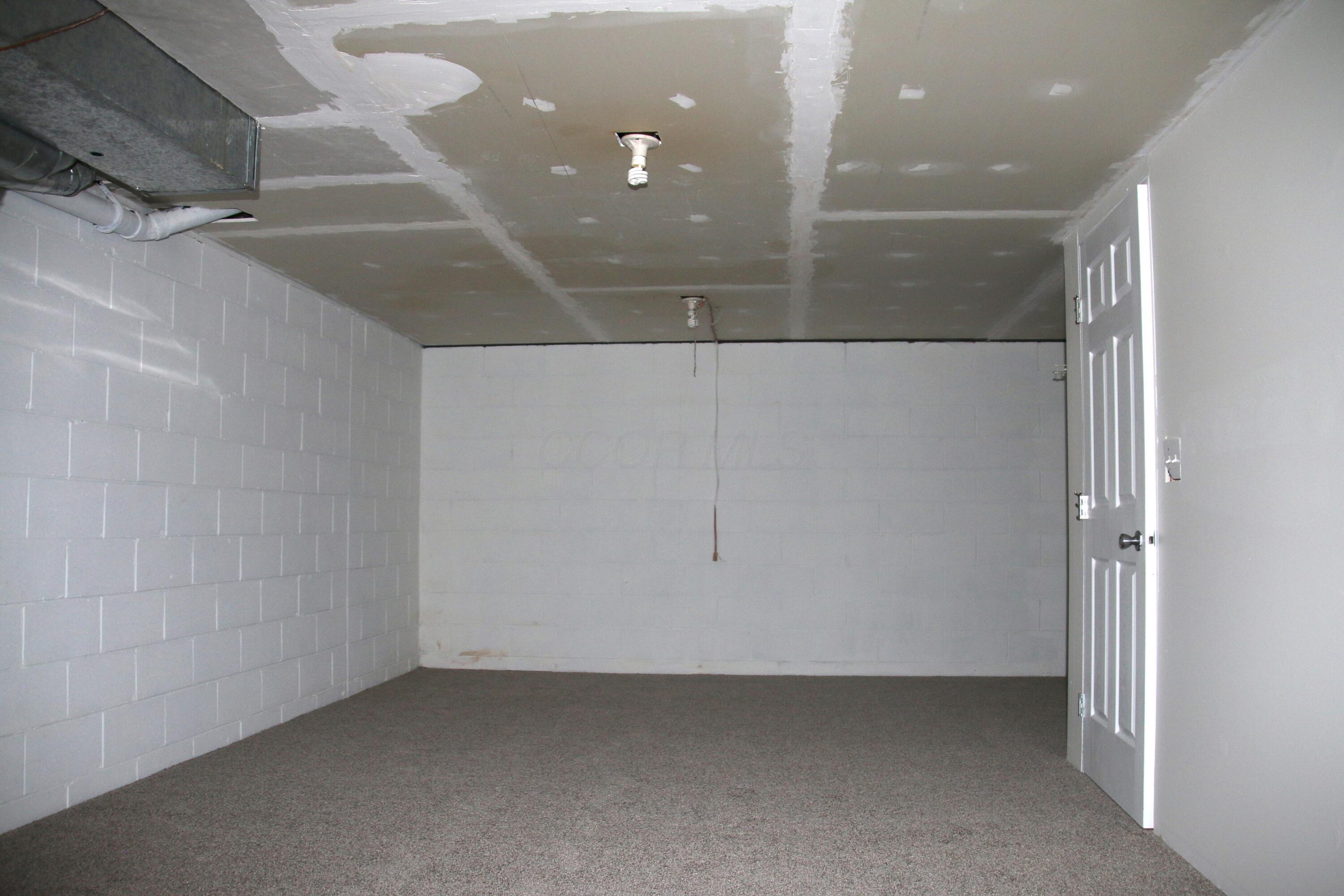 Hilliard, Ohio 43026, United States, 3 Bedrooms Bedrooms, ,3 BathroomsBathrooms,Residential,Active,238651